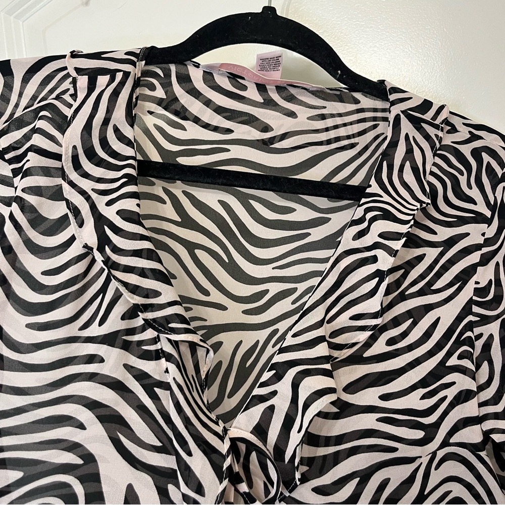 Victoria Secret Zebra Print Sheer Ruffle Deep V Button Robe Swim Cover- Medium - Picture 7 of 11
